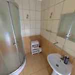 Victoria - Na Parterze Z Lazienkami Z Oddzielnym Wejsciem I Tarasem - Posilki W Zaprzyjaznionym Obiekcie Atlantis Zaraz Obok, Slynacym Z Wybornej Kuchni I Swietnych Opini! Panzió 3*