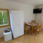 Victoria - Na Parterze Z Lazienkami Z Oddzielnym Wejsciem I Tarasem - Posilki W Zaprzyjaznionym Obiekcie Atlantis Zaraz Obok, Slynacym Z Wybornej Kuchni I Swietnych Opini! 3* Grzybowo